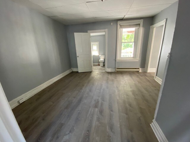 Building Photo - 112 Walnut St