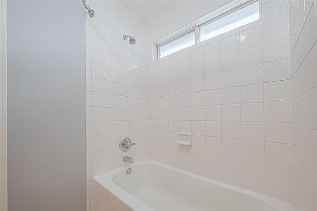 Building Photo - 16523 Pinon Vista Dr