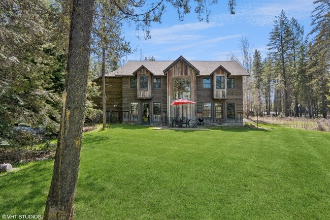 Building Photo - Charming 4 bedroom Home in Whitefish on 3 Acres