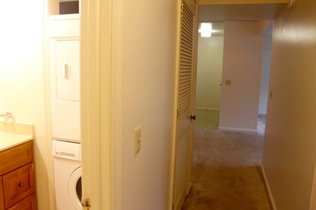 Building Photo - 1034 Blue Ridge Dr