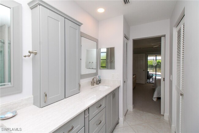 Building Photo - 213 Bay Meadows Dr