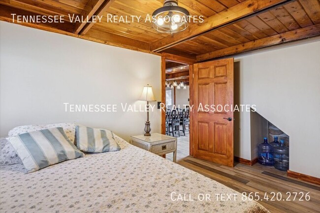 Building Photo - 2050 Chapel Rd