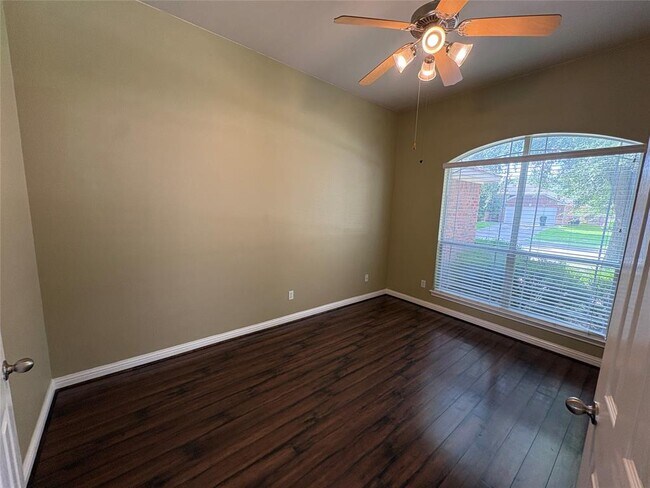 Building Photo - 310 Wildhorse Creek