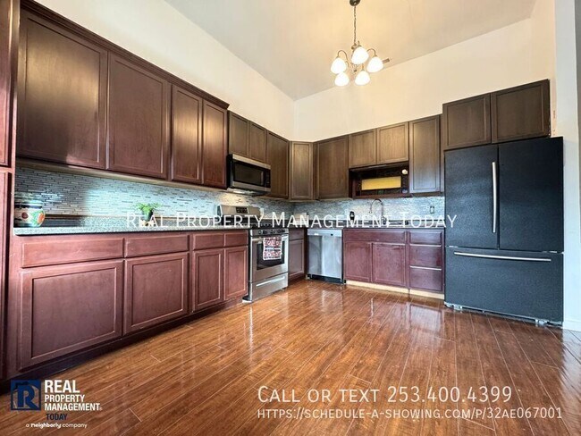 Building Photo - 2817 9th St SW