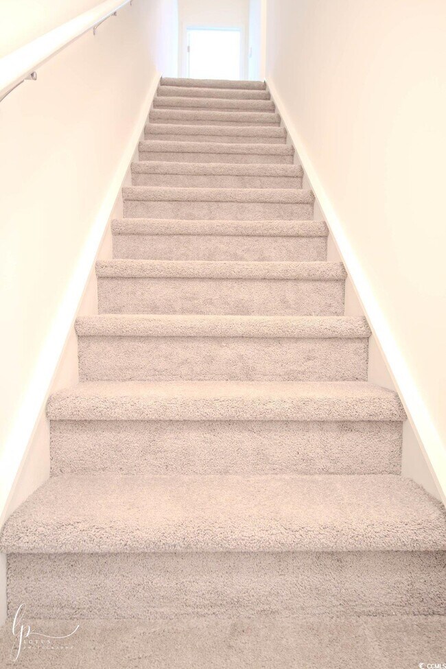 Building Photo - 122 Crescent Wy