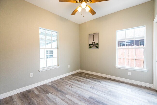 Building Photo - 6914 Avenue O