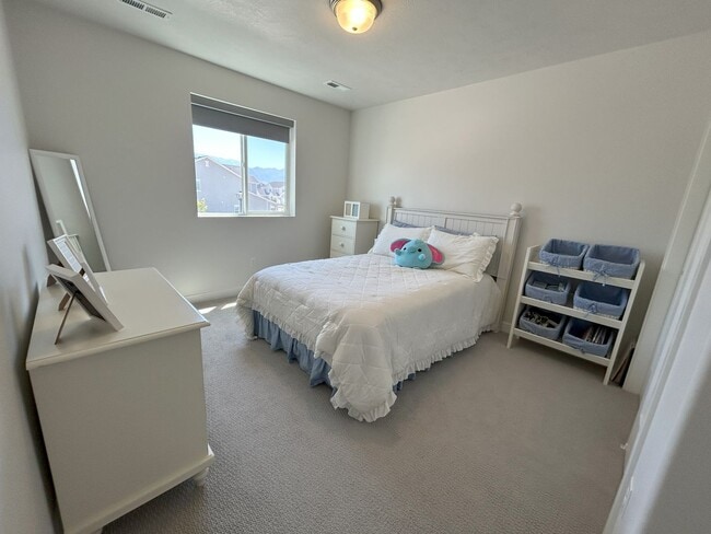 Building Photo - 5 Bed/3 Bathroom house in America Fork