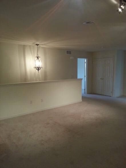 Building Photo - 269 Thrush Drive