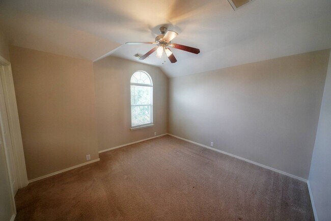 Building Photo - 4736 Green Bluff Dr