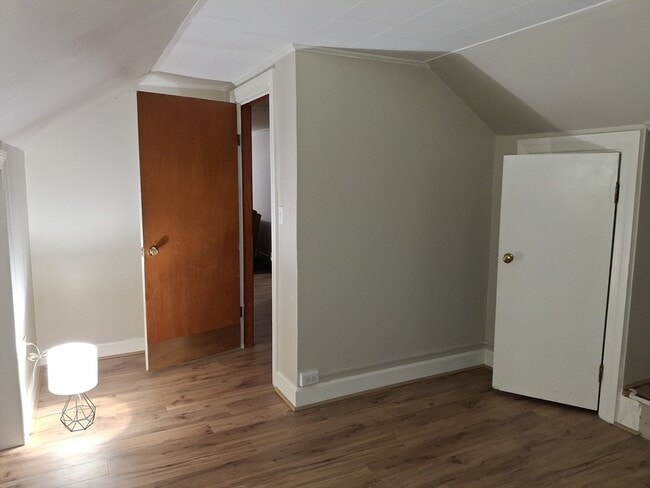 Building Photo - 71 Chapel St