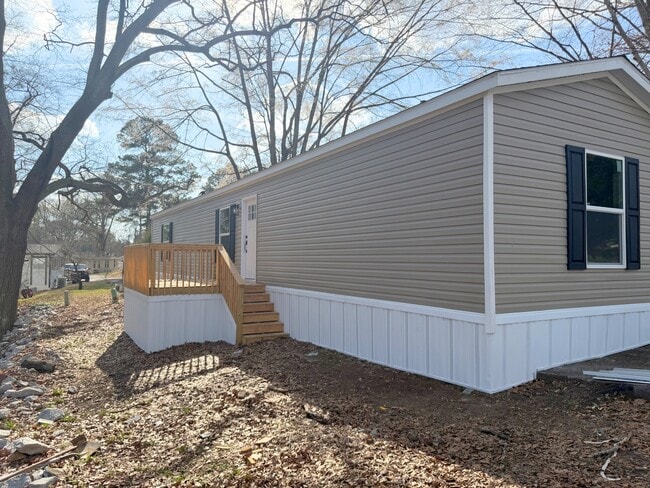 Building Photo - 52 Sutherland Ln SW