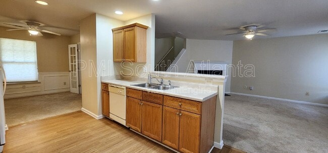 Building Photo - 7846 The Lakes Point