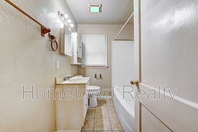 Building Photo - 410 E Steed Dr