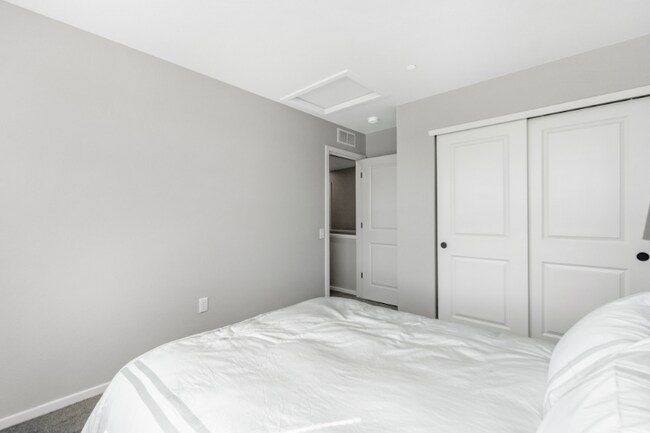 Building Photo - 2614 Thunderstreak Ln