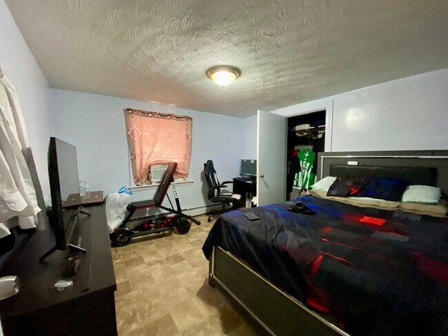 Building Photo - 530 Beach St