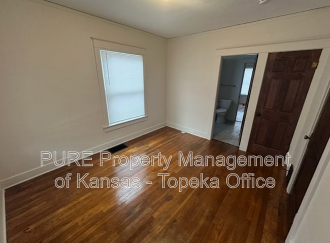 Building Photo - 939 SW Jewell Ave