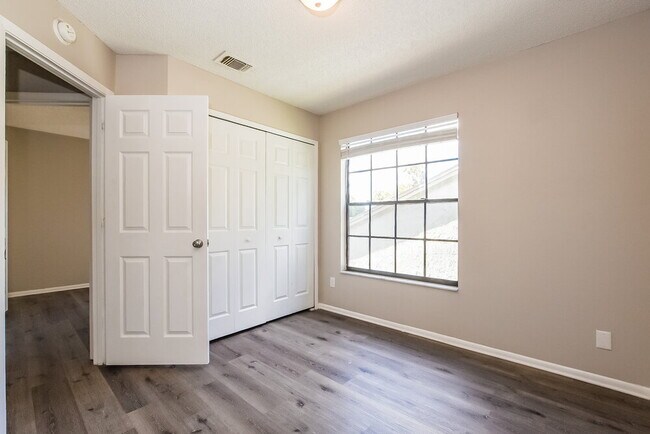 Building Photo - 1275 Pin Oak Dr