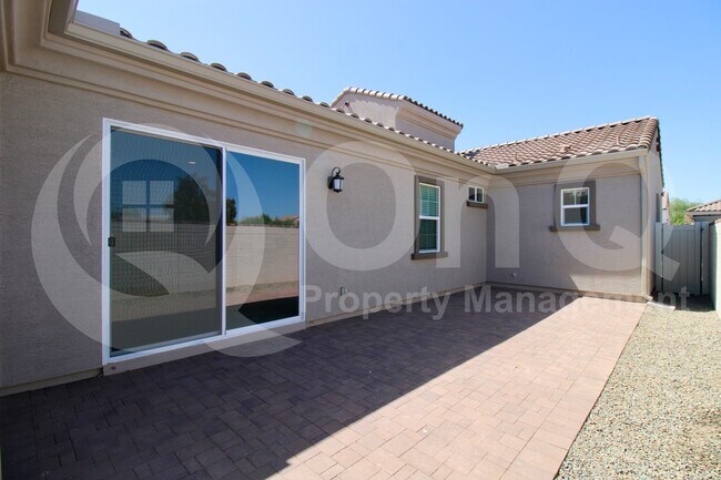 Building Photo - 3871 E Rainbow Dr