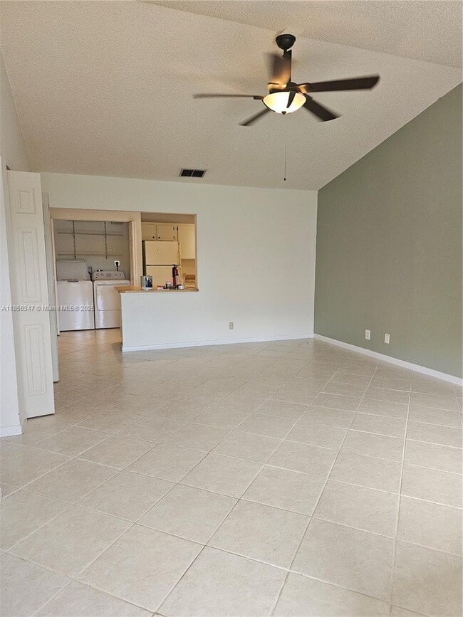Building Photo - 9079 SE Hobe Ridge Ave
