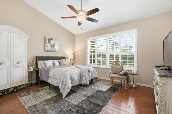 Building Photo - 1632 SW Harbour Isles Cir