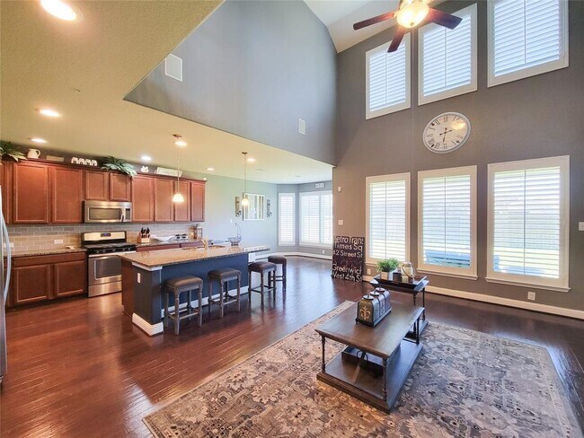 Building Photo - 1904 Emerald Breeze Ct.