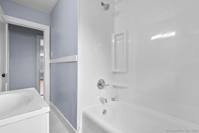 Building Photo - 52 Jacobs St