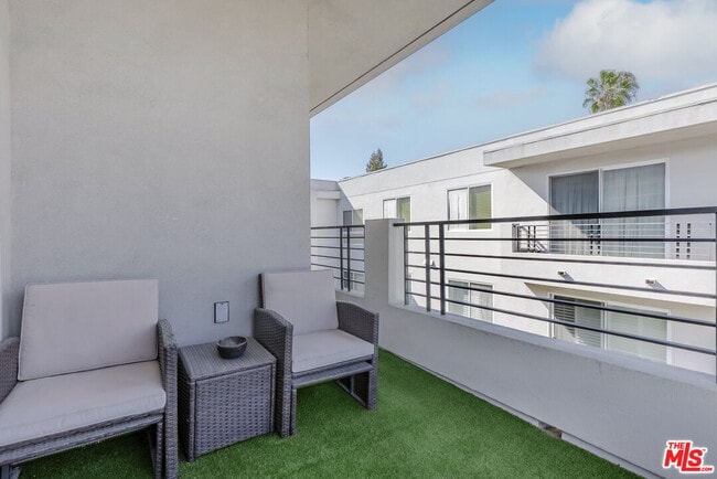 Building Photo - 11115 Acama St
