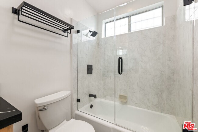 Building Photo - 1608 S Bentley Ave