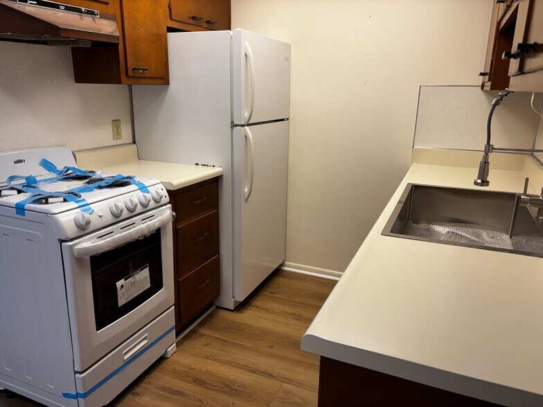 Building Photo - 23 Diplomat Dr