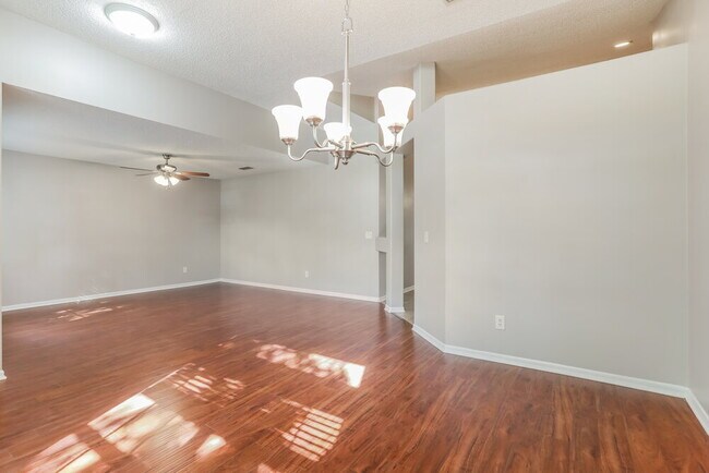 Building Photo - 3131 Fox Squirrel Dr