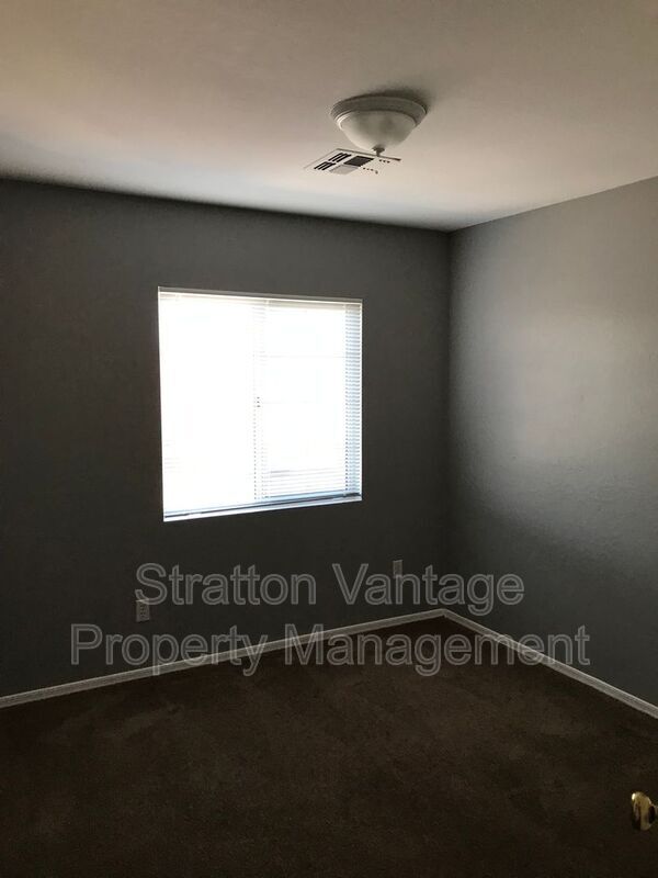 Building Photo - 12525 W Rosewood Ln