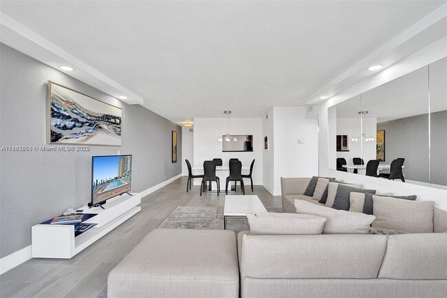 Building Photo - 3140 S Ocean Dr