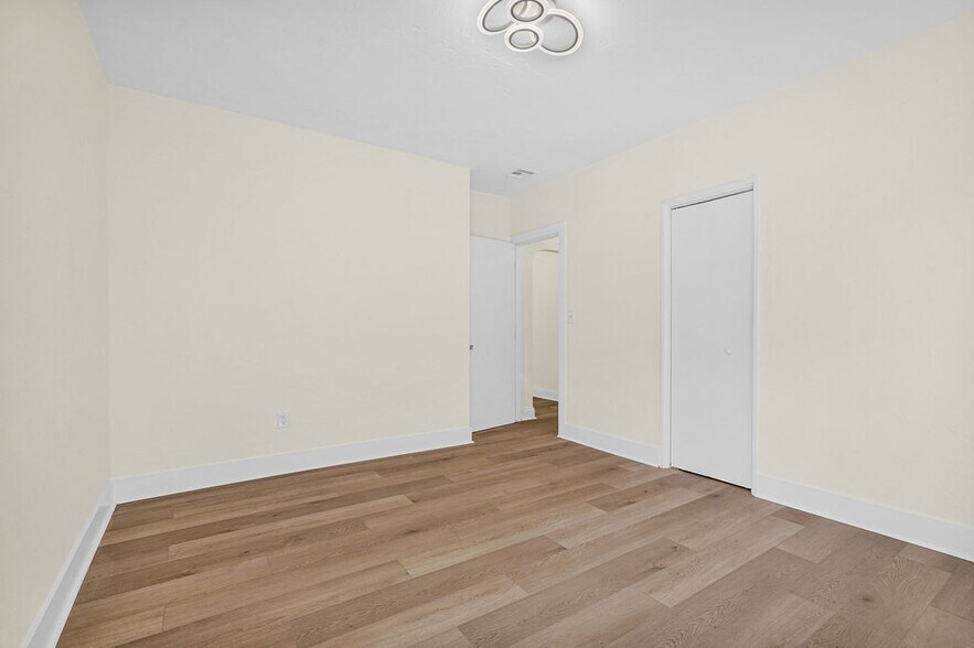 Building Photo - 47 NW 49th St