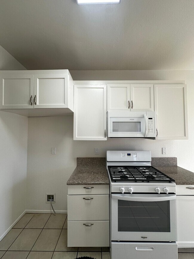 Building Photo - 4343 Whitsett Ave