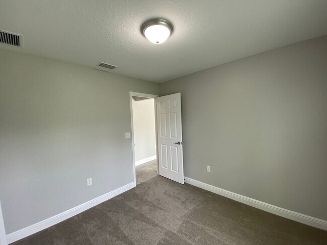 Building Photo - 14780 SW 27 Ct Rd