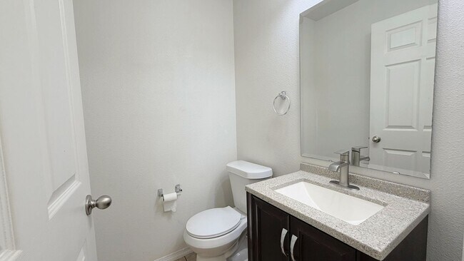 Building Photo - 3105 Seaview Castle Dr