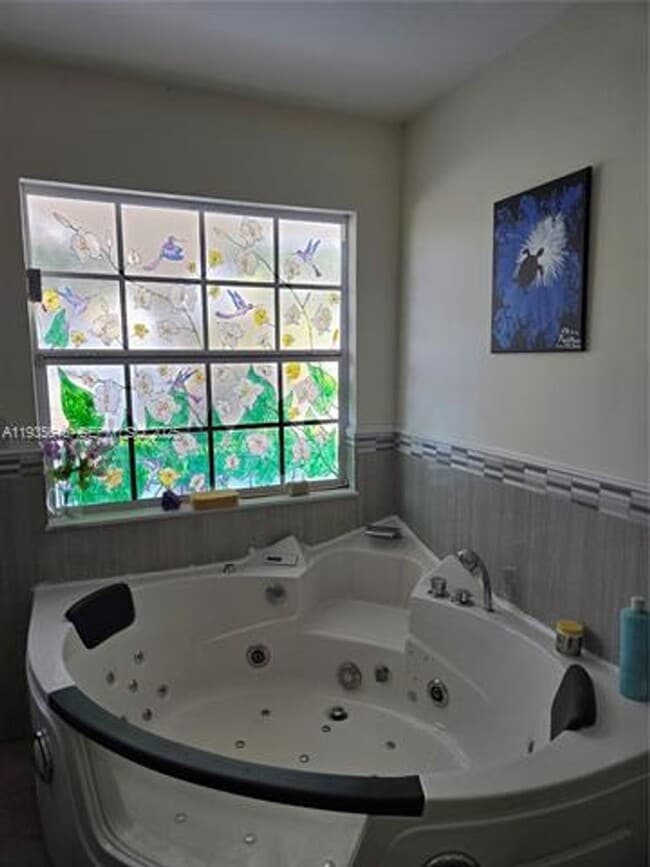 Building Photo - 301 SW 5th St