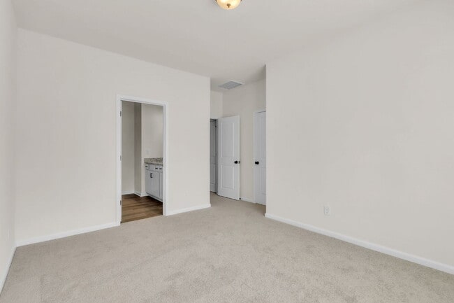 Building Photo - New Construction 3BR/2.5BA Townhome with Loft in Downtown Travelers Rest