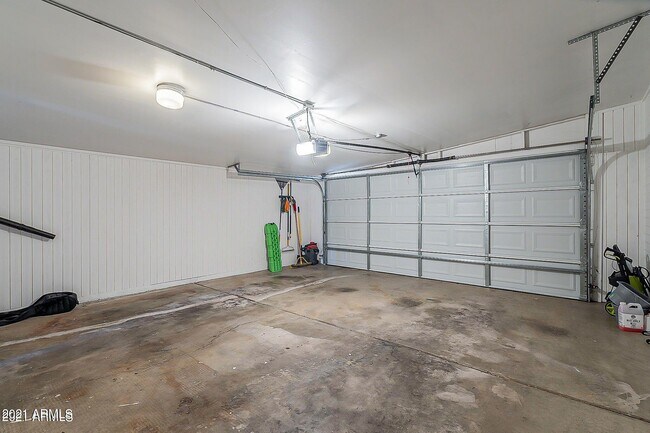 Building Photo - 17412 N 21st Dr
