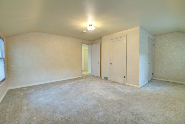 Building Photo - 3Bd/2Ba Seattle House