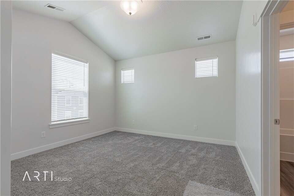 Master Bedroom - 1813 W Newcastle Ln