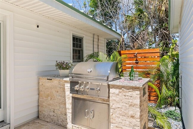 Building Photo - 759 Lantana Ave