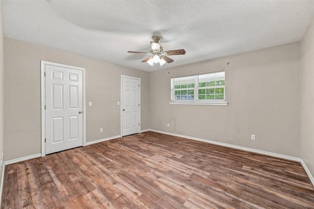 Building Photo - 231 Bluebonnet St