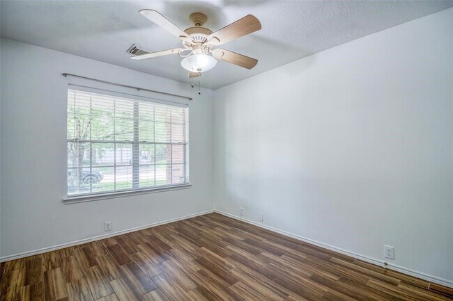 Building Photo - 21222 Somerset Park Ln