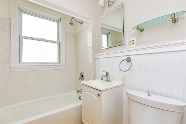 Building Photo - 1-3 Cassimere St