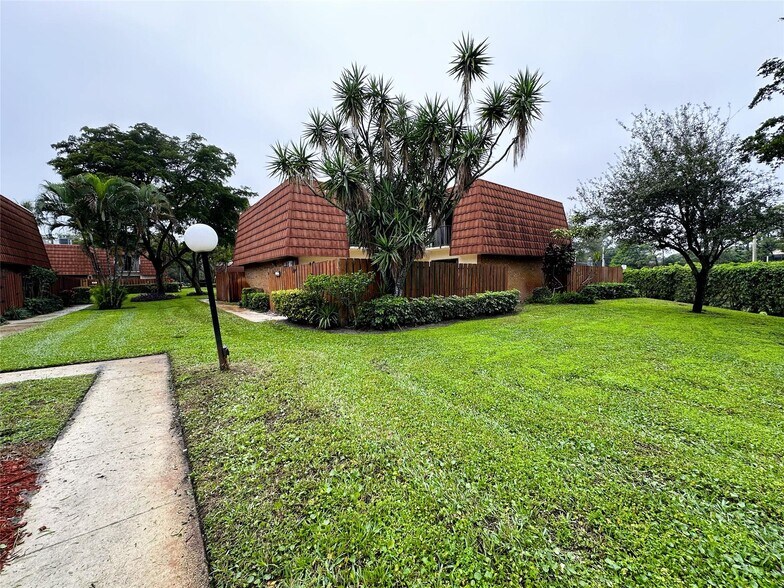 Primary Photo - 3103 Spanish Wells Dr