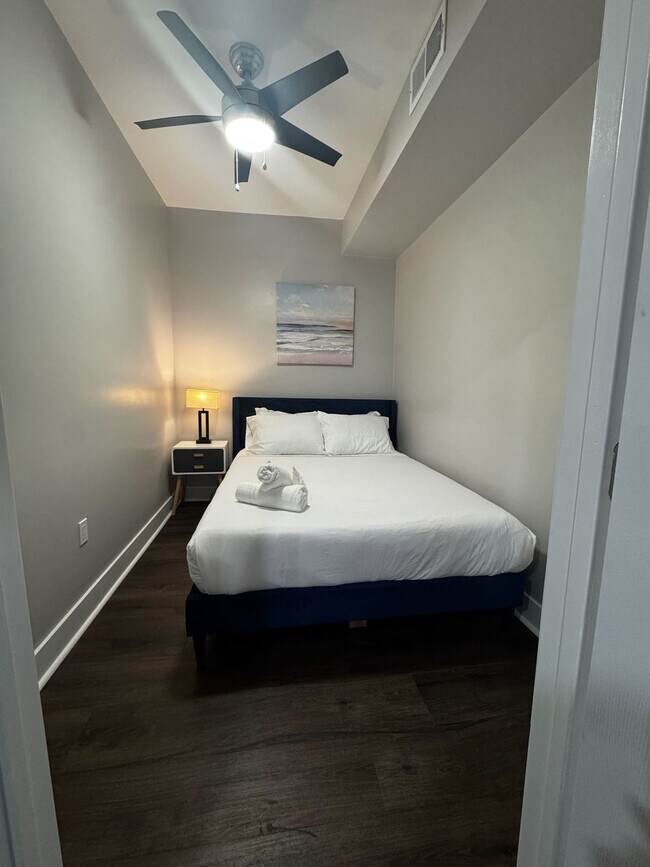 Building Photo - 126 Bainbridge St