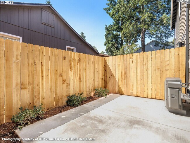 Building Photo - Stunning Modern Condo in Woodstock with Washer/Dryer in-unit, Patio & More