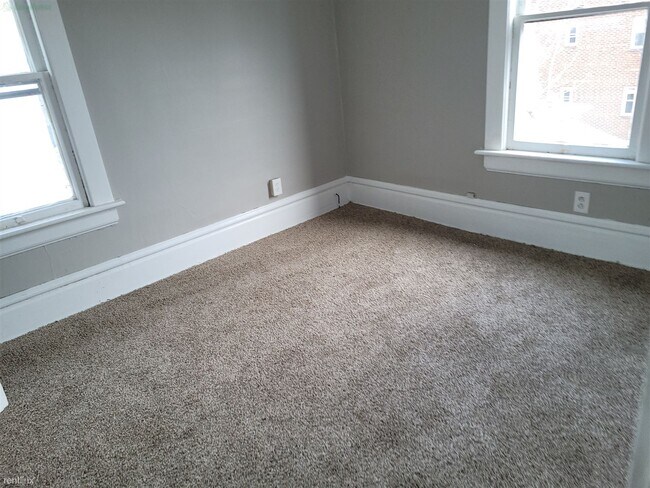 Building Photo - 3 br, 1 bath House - 45 Richmond Place