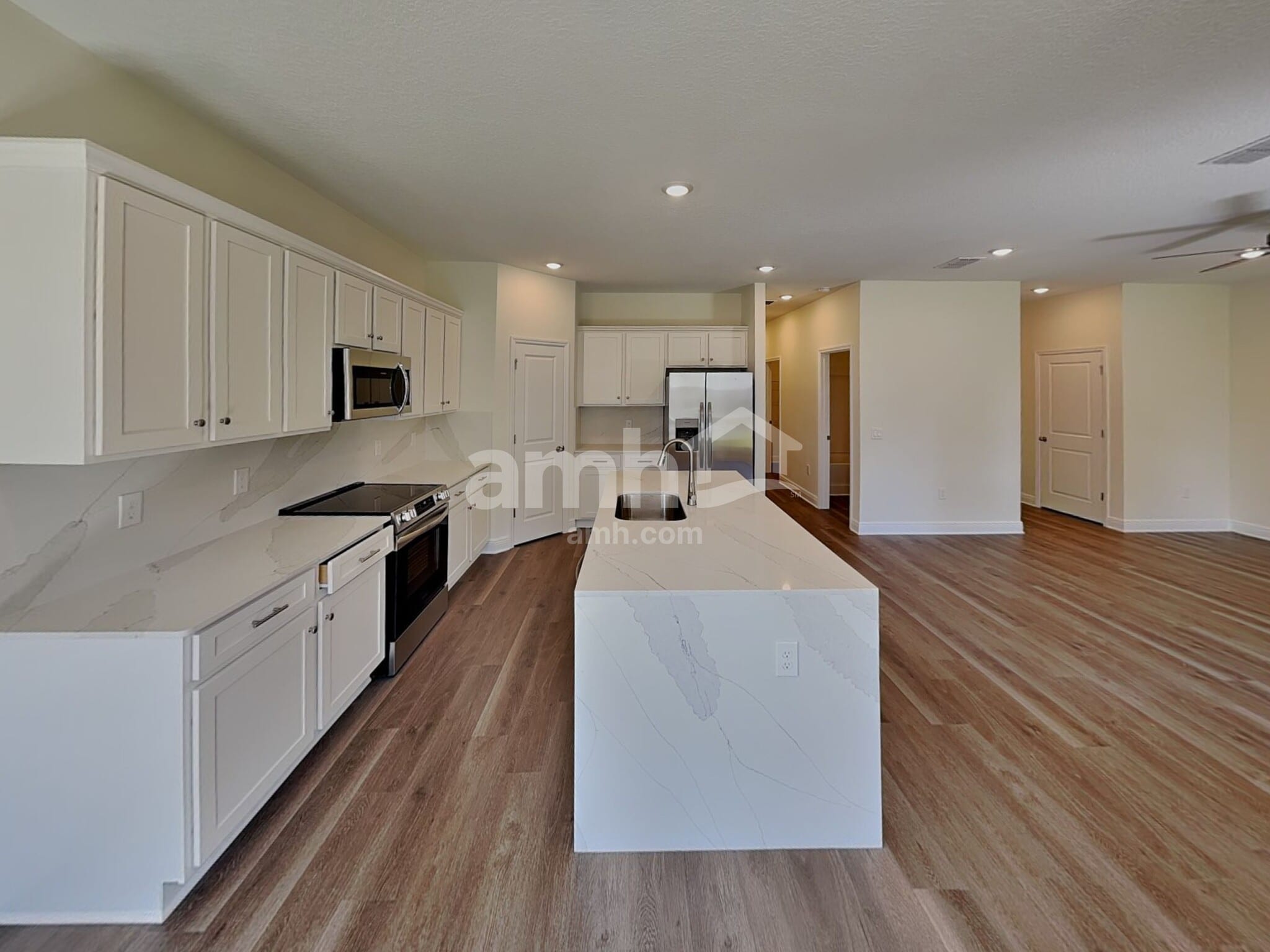 Building Photo - 5993 Sycamore Pl St